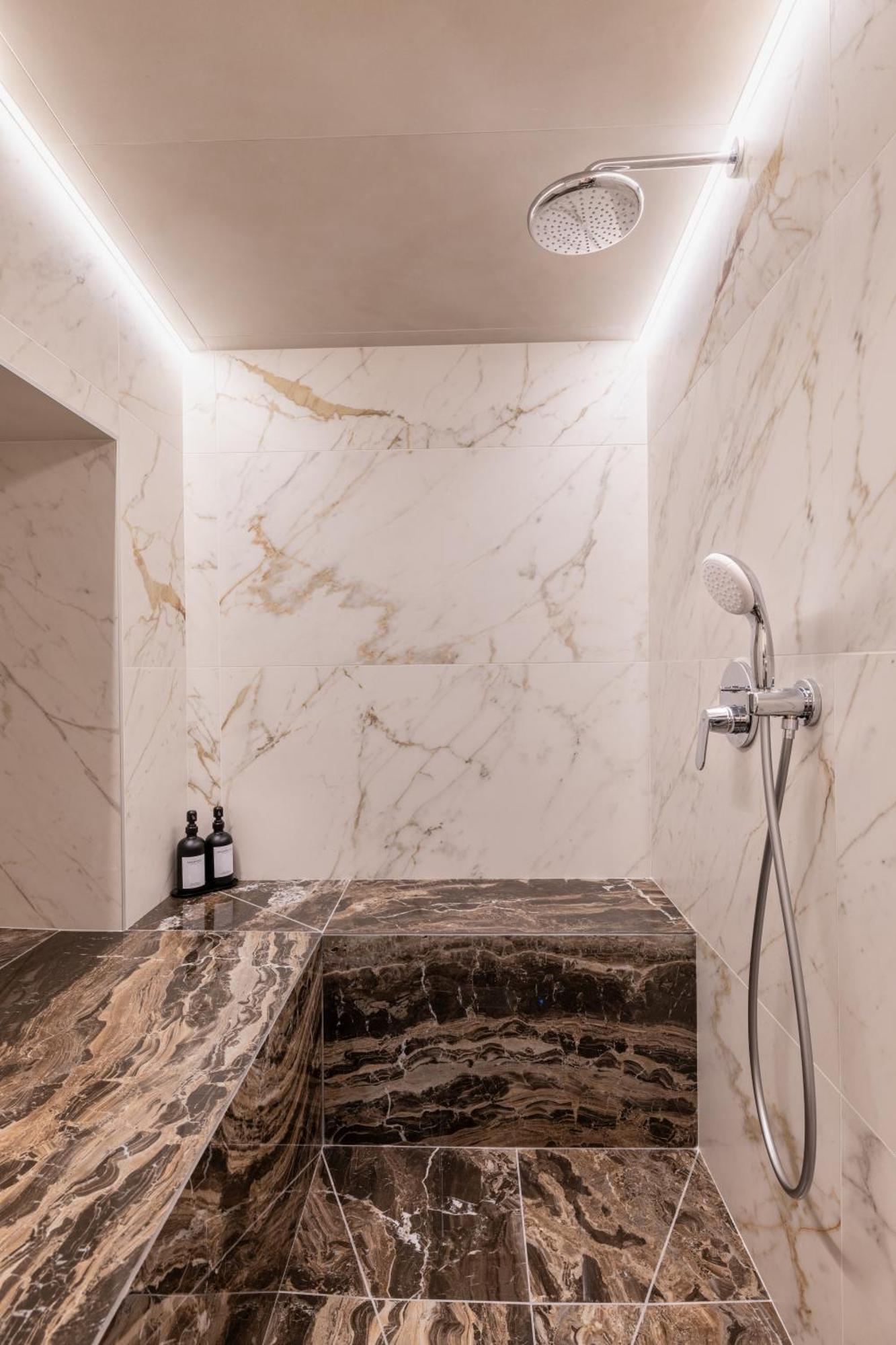 C0c00n Veritable Hammam A Partager A Deux
